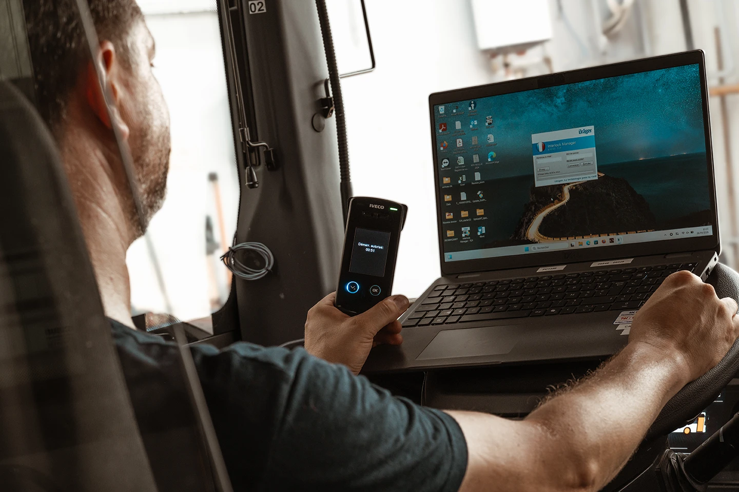 chauffeur poids lourds avec un éthylotest anti démarrage ead