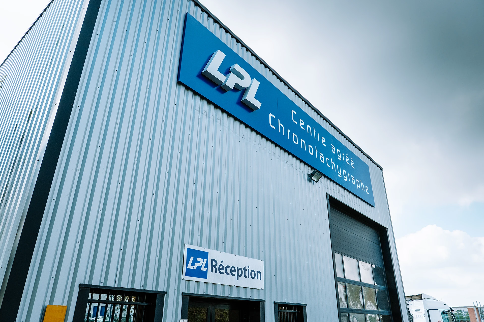 Façade du garage LPL